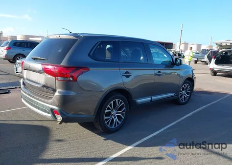 2016 Mitsubishi Outlander Se/Sel z USA, uszkodzony, nr VIN JA4AD3A38GZ013162